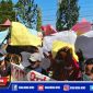 Warga Desa Patenteng saat melakukan aksi demo didepan kantor DPMD Bangkalan.