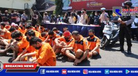 Konferensi Pers hasil Ops Pekat Semeru 2021, Polres Pelabuhan Tanjung Perak Surabaya ungkap ratusan kasus. 
