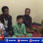 Kasiono, korban dugaan penganiayaan saat bersama keluarganya.