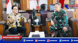 Bupati Pamekasan (Baddrut Tamam) saat berkomunikasi dengan pimpinan Akademi Militer (Akmil) di Magelang, Jawa Tengah.