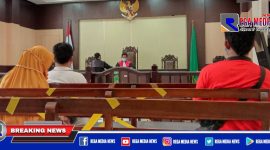 Suasana saat berlangsungnya sidang gugatan praperadilan oknum LSM yang tidak dihadiri Polres Sampang.