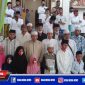 Safarai Ramadhan: Bupati-Wakil Bupati Sampang pose bersama dengan forkopimda dan sejumlah anak yatim.