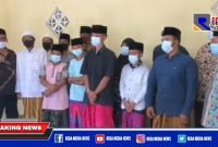Lima remaja di Sampang yang sholat freestyle saat menyatakan permintaan maaf.
