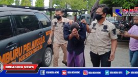 Pelaku pencurian emas saat digelandang ke Mapolres Bangkalan.