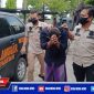 Pelaku pencurian emas saat digelandang ke Mapolres Bangkalan.