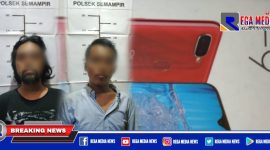 Dua pelaku pencurian Hp berinsial MH dan MA saat diamankan di Mapolsek Semampir, Surabaya.