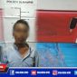 Dua pelaku pencurian Hp berinsial MH dan MA saat diamankan di Mapolsek Semampir, Surabaya.