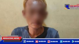 Satu dari dua pelaku yang diamuk massa dan diamankan di Mapolsek Pabean Cantikan, Surabaya.