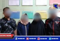 Dua pasangan bukan muhrim saat terjaring razia tengah berduaan didalam rumah kost di Pamekasan.