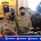 Kapolrestabes Surabaya didampingi Kabid Humas Polda Jatim saat diwawancarai awak media.