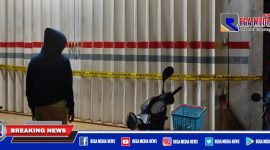 Tampak toko milik anggota DPRD Bangkalan H. Abd. Azis terpasang garis polisi.