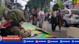 Polsek Pabean Cantikan bersama tiga pilar wilayah setempat saat melaksanakan operasi yustisi.
