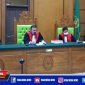 Saat berlangsungnya sidang vonis terdakwa (oknum kepala sekolah) kasus pelecehan seksual.