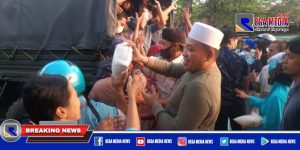 Bupati Sampang Berbagi Ratusan Paket Sembako Kepada Abang Becak