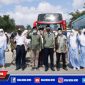 Bupati Pamekasan (Baddrut Tamam) saat melepas ratusan santri balik ke pondok pesantren.
