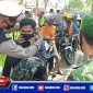 Petugas Gabungan saat melaksanakan operasi yustisi di area Monumen Arek Lancor Pamekasan.