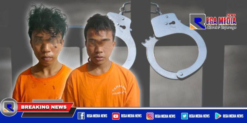Dua pemuda warga Tambak Asri, Krembangan, Surabaya, saat diamankan di Mapolsek Karangpilang.