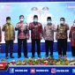 Pose bersama Bupati Sampang (H. Slamet Junaidi) didampingi Forkopimda, Sekdakab dan Kepala Bappelitbangda Kab.Sampang.
