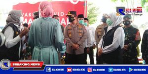 Gubernur Jatim Pantau Pelaksanaan Vaksinasi Massal di Sampang
