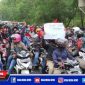 Ratusan masyarakat Madura tampak antusias melakukan aksi demo tujuan ke kantor Walikota Surabaya.