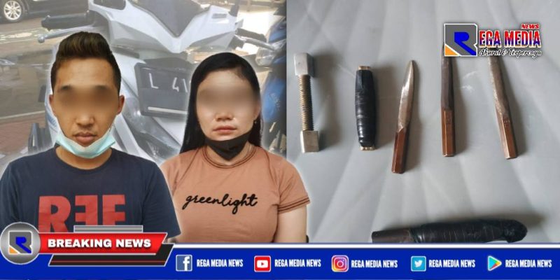 Tersangka sepasang sejoli beserta barang buktinya saat diamankan di Mapolsek Sukolilo, Surabaya.