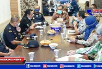 Tim Pemkab Pamekasan saat bersama tim bea cukai Madura