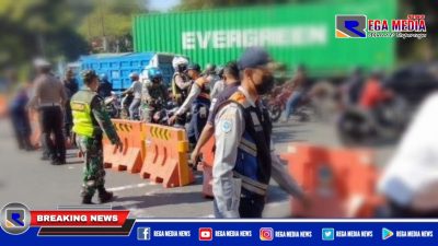 Bundaran Waru Ditutup Total, Sejumlah Pengendara Terjebak Kemacetan