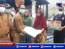 Bantu Korban Kebakaran di Kota Fajar, Bupati Aceh Selatan Serahkan Bantuan