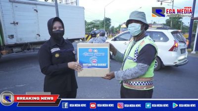 PPKM Darurat, Polres Tulungagung Beri Bantuan Sembako Kepada Supeltas dan Tukang Becak