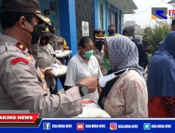 Polsek Asemrowo Bagikan Sembako Kepada Warga Terdampak Covid-19