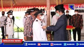 Bupati Bangkalan (R. Abdul Latif Amin Imron) saat melantik Kepala Desa terpilih secara virtual.