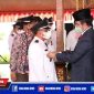 Bupati Bangkalan (R. Abdul Latif Amin Imron) saat melantik Kepala Desa terpilih secara virtual.