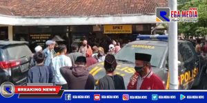Mapolsek Robatal Sampang Dikepung Warga