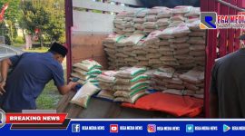 Bantuan paket beras dari Kemensos yang tiba di Kabupaten Bangkalan.