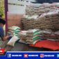 Bantuan paket beras dari Kemensos yang tiba di Kabupaten Bangkalan.