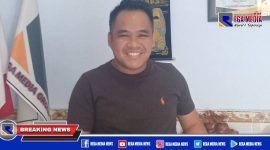 Aconk Latif, kuasa hukum Dinar Candy beberapa waktu lalu di kantor redaksi Rega Media News.