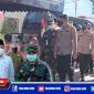 Irwasum Polri (Komjen Drs. Agung Budi Maryoto) saat meninjau gerai vaksinasi presisi didepan Pendopo Bupati Sampang.