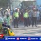 Tampak gabungan personel Polsek Asemrowo dan Polres Pelabuhan Tanjung Perak saat melakukan pengamanan di gudang Margomulyo, Surabaya.