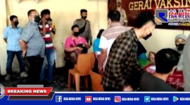 Kanit Intelkam Polsek Pabean Cantikan pantau langsung kegiatan vaksinasi.