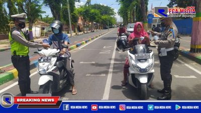 Hari Pertama Operasi Patuh Semeru, Polisi Pamekasan Bagikan Brosur