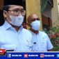 Bupati Bangkalan (R. Abdul Latif Amin Imron) saat diwawancara awak media usai meninjau PTM.