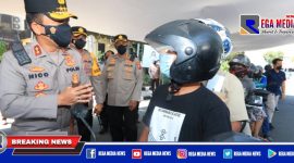 Antusias warga mengikuti vaksinasi Drive Thru dan disapa langsung Kapolda Jatim (Irjen Pol Nico Afinta).