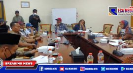 Suasana saat aktivis Lasbandra audiensi di aula kantor DPRD Sampang, dengan Direksi BUMD PT GSM, DPRD dan perwakilan Pemkab Sampang.