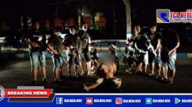 Tim Demit Satreskrim Polres Sampang usai berhasil mengamankan tersangka inisial (M) lengkap dengan barang buktinya.
