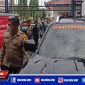 Kapolres Sampang (AKBP Abdul Hafidz) usai cek mobil vaksin keliling, didepan pendopo Bupati Sampang.