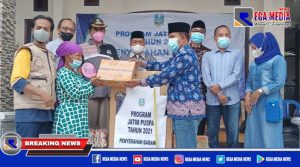 Puluhan Warga Desa Gunung Rancak Robatal Menerima Bantuan Perlengkapan Usaha