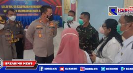 Kapolres Pelabuhan Tanjung Perak (AKBP Anton Elfrino Trisanto) saat sidak pelaksanaan vaksinasi home care.