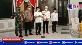 KSP Jendral TNI (Purn) Moeldoko bersama Bupati, Kapolres, Dandim dan Ketua DPRD Sampang.