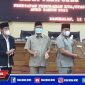 Caption: Ketua DPRD Bangkalan (Muhammad Fahad) bersama Wakil Bupati Bangkalan (Moh. Mohni) usai rapat paripurna KUA-PPAS PAK APBD tahun 2021.