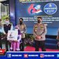 Caption: Wakapolda Jatim (Brigjen Pol Slamet) didampingi sejumlah PJU Polda Jatim saat memberikan santunan kepada anak yatim piatu.